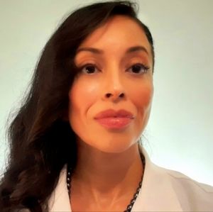 Meet your Posher, Claudia